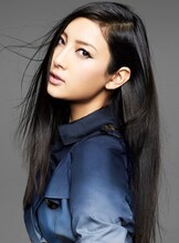 橘カラ役の菜々緒。