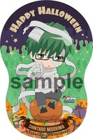 「黒子のハロウィン」期間中に販売される、ダイカットクッションの1種（表）。