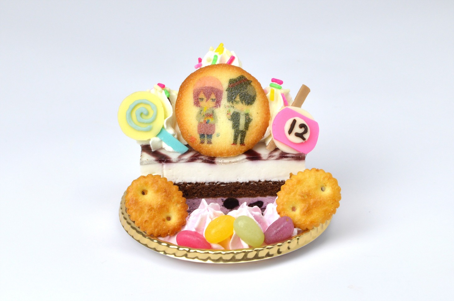 「陽泉Wエースのお菓子いっぱいカラフルブルーベリーケーキ」