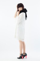 ルルーシュ・ランペルージモデル フード付きストールの着用例。