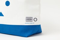 「Hello Tote Bag ダンボー（青）」(c)KIYOHIKO AZUMA/YOTUBA SUTAZIO