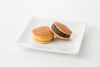 「三日月焼」2個入り540円。限定800個。