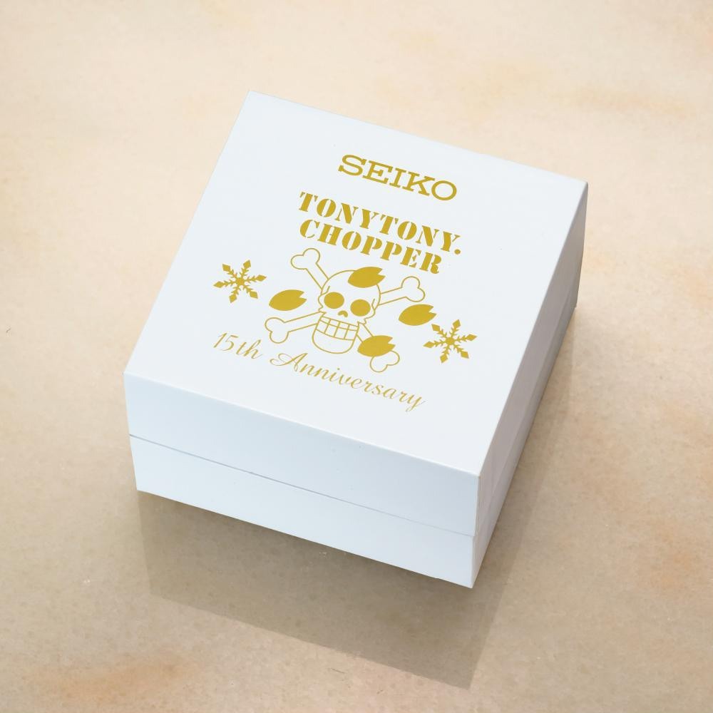 「セイコー×ワンピース チョッパー15周年記念 スペシャルコラボウォッチ」の特製記念ボックス。