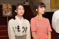 （左から）中江友梨、新井ひとみ。