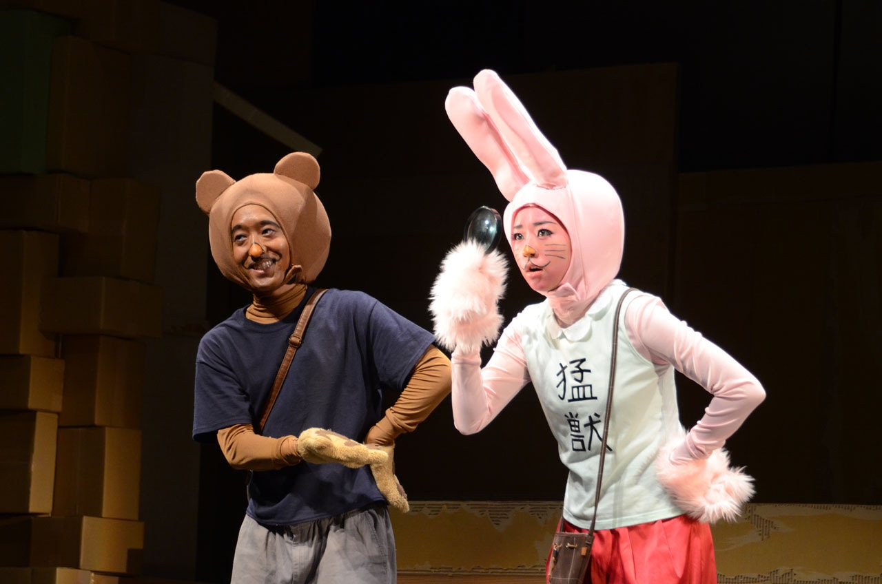「増田こうすけ劇場 ギャグマンガ日和」公開稽古の様子。左から、カナリア・ボン溝黒、真凛。