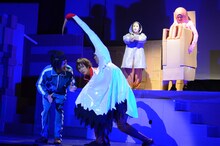 「増田こうすけ劇場 ギャグマンガ日和」公開稽古の様子。