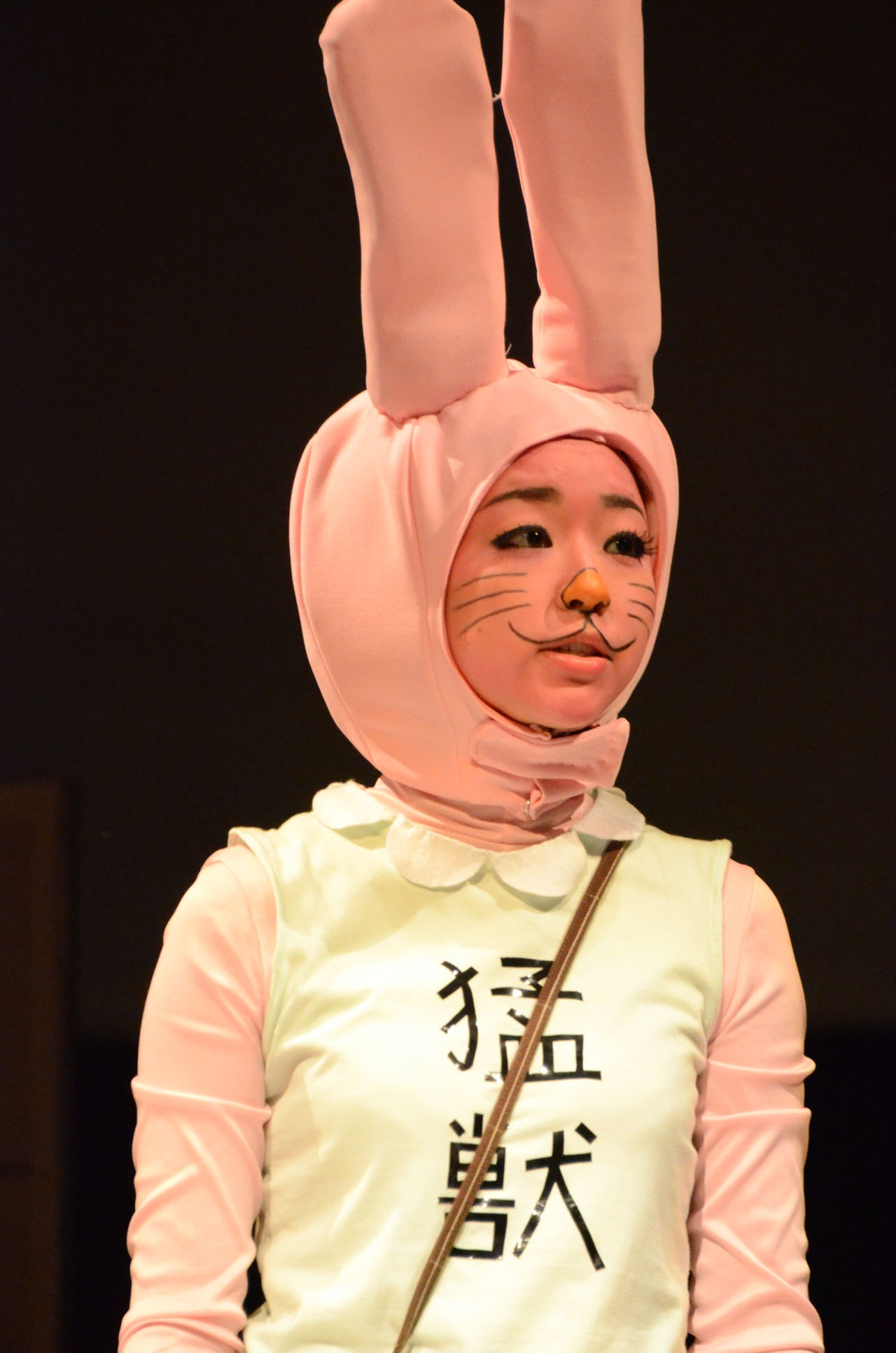 「増田こうすけ劇場 ギャグマンガ日和」公開稽古の様子。