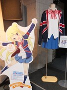 「ドキドキ★ビジュアル★展覧会」が東京で開催されたときの様子。(c)原悠衣／芳文社