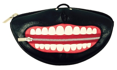 「東京喰種トーキョーグール」 マスク型ポーチ (c)ISHIDA SUI/SHUEISHA