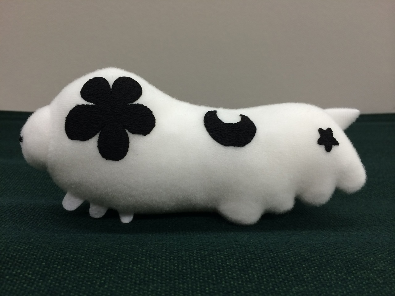 アトちゃんのぬいぐるみのサンプル。