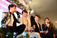 （左から）道明寺司役の松下優也、花沢類役の白洲迅、西門総二郎役の真剣佑、美作あきら役の上山竜治。