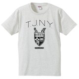 トーベヤンソン・ニューヨークの新作Tシャツ。架空の体育大のカレッジTシャツをイメージしたデザインになっている。