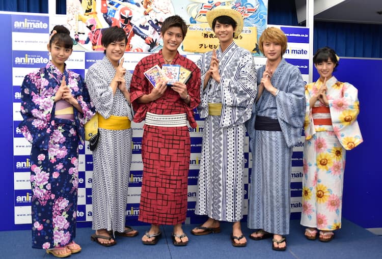 藤田和日郎の原画も展示 ニンニンジャー キャスト6名が浴衣でトーク コミックナタリー