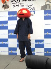 自作のマスク「よりティブ」を装着した武井宏之。