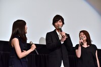 「先輩と彼女」完成披露上映会の様子。