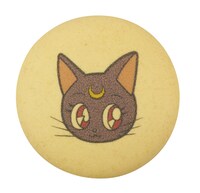 「ルナ」柄のマカロン。