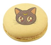 「ルナ」柄のマカロン。