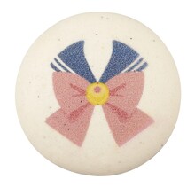 「セーラームーンコスチューム」柄のマカロン。