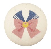 「セーラームーンコスチューム」柄のマカロン。