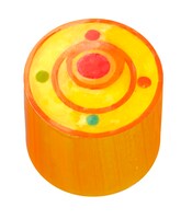 「変身ブローチ」柄のキャンディ。パイナップル味。