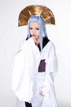 鳴神姫役の奥仲麻琴。