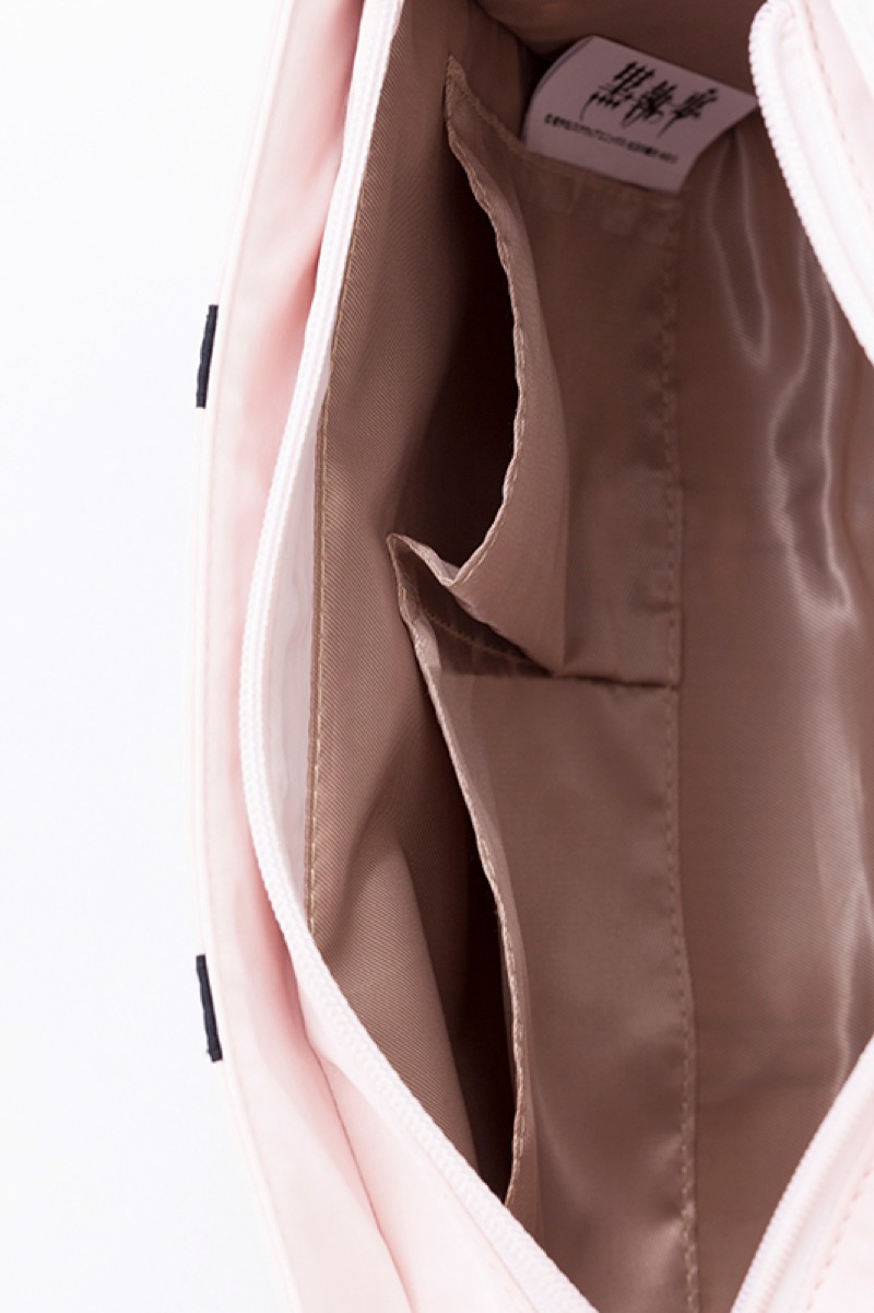 駒鳥シエルモデルのバッグ。