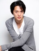 フランス役：寿里