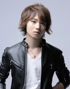 日本役：植田圭輔