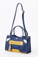 三日月宗近モデルのバッグ。