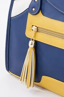 三日月宗近モデルのバッグ。