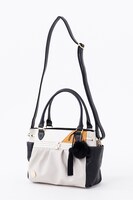 小狐丸モデルのバッグ。