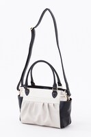 小狐丸モデルのバッグ。