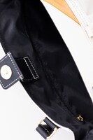 小狐丸モデルのバッグ。