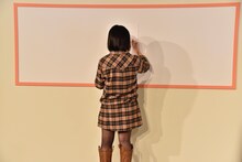 ライブドローイングを行う蒼樹うめ。(c)蒼樹うめ/芳文社 (c)Magica Quartet / Aniplex・Madoka Movie Project Rebellion