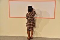 ライブドローイングを行う蒼樹うめ。(c)蒼樹うめ/芳文社 (c)Magica Quartet / Aniplex・Madoka Movie Project Rebellion