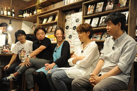 （左から）小林琢磨、うめの小沢高広、うめの妹尾朝子、ヤマザキマリ、松永肇一。