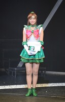 「大卒業式」より、セーラージュピター／木野まこと役の高橋ユウ。