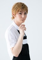 安里勇哉演じる寒咲通司。