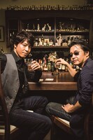 リョウ役・上川隆也（左）と北条司（右）。