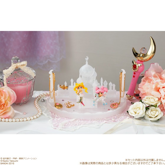 「ミニチュアリータブレット ～ムーンキャッスルアクセサリースタンド～」の使用例。