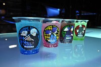 会場内で販売される「喰種覚醒ドリンク」。