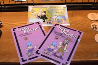 タワーレコード渋谷店、TOWER RECORDS CAFE表参道店にて販売されるグッズ。