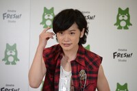 キュートな小悪魔アイドルを演じた鳥越裕貴。