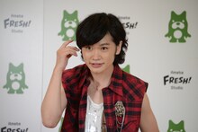 キュートな小悪魔アイドルを演じた鳥越裕貴。