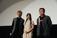 （左から）デビルマン/不動明役の浅沼晋太郎、フランソワーズ・アルヌール（003）役のM・A・O、川越淳監督。