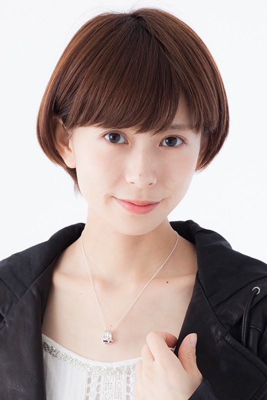 「ニューボンゴレリング<雲>ネックレス」の着用例。