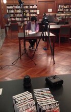 インタビュー会場での諫山創。