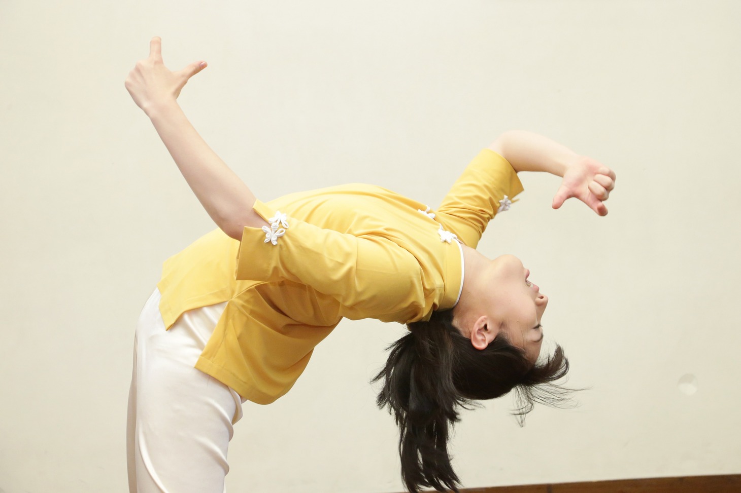 「ワカコ酒 Season2」制作発表会の様子。(c)新久千映/NSP 2011 (c)2016「ワカコ酒 2」製作委員会