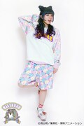 「Dr.スランプ アラレちゃん x galaxxxy UNCHI-KUNパーカー」は1万2744円。画像はモデルが着用した写真。