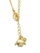 六弥ナギをイメージしたチャームペンダントの留め具部分。